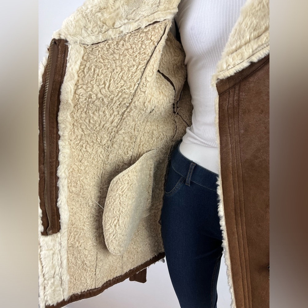 LE CHATEAU faux fur shearling coat - Picture 6 of 8